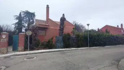 Chalet en venta en Calle de Los Montes Universales