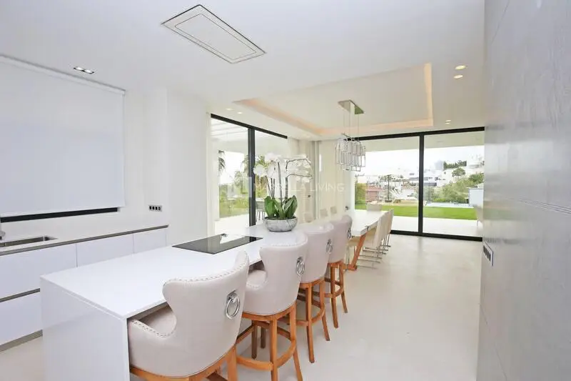 Villa 5 Dormitorios Alquiler Corto Plazo Benahavis Malaga