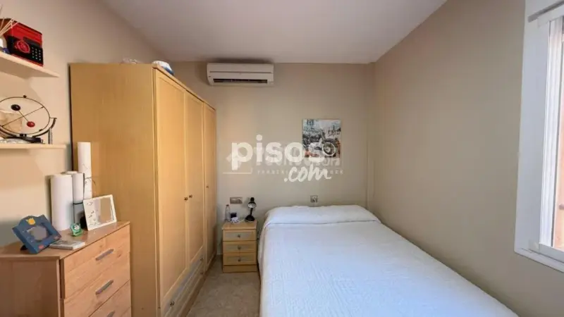 Casa adosada en San Isidro 4 dormitorios 2 baños garaje terraza