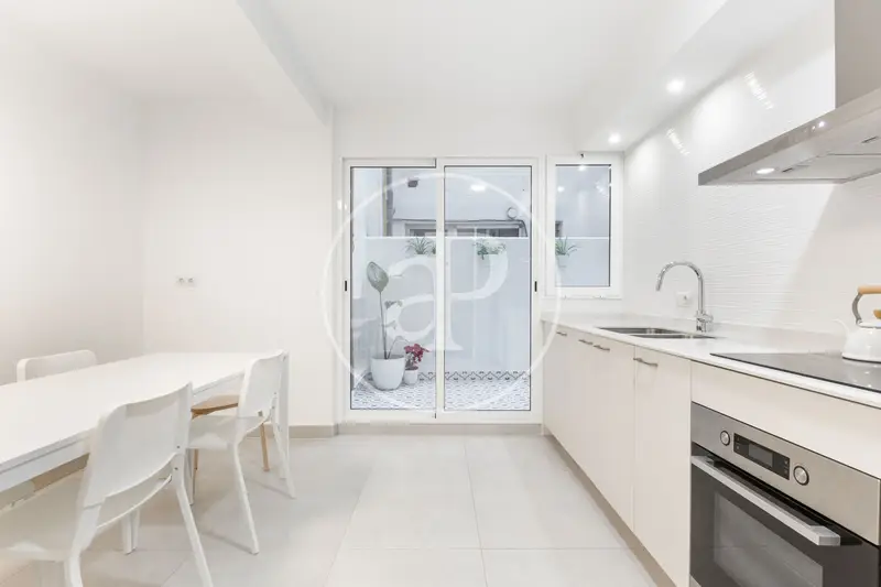 Vivienda Reformada 103m2 Tres Habitaciones En Corts Valencia