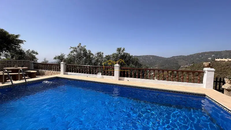 Finca Rural con Piscina Privada cerca de Frigiliana