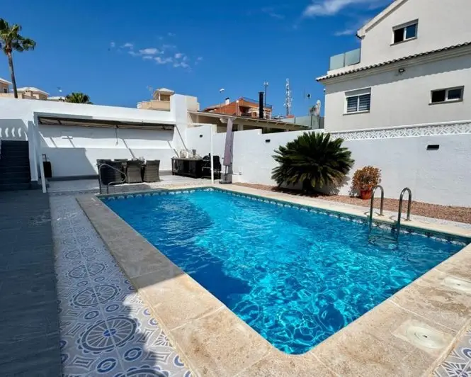 Villa de 4 Dormitorios en Venta Los Altos