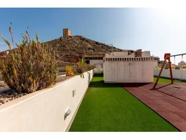 Piso en Castell de Ferro con Piscina en Azotea Cerca de la Playa