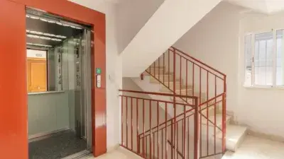 Piso en venta en Maracena centro con terraza y cerca del metro