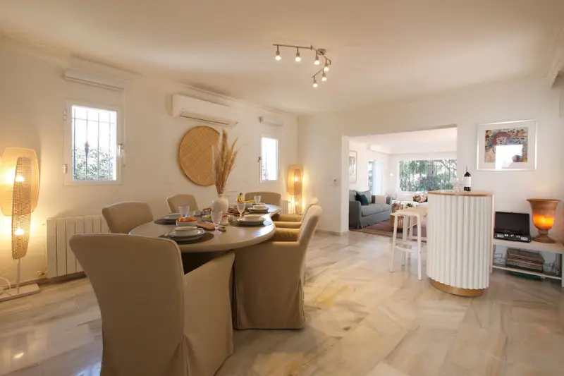 Casa Villa 4 Dormitorios Alquiler Costabella Marbella