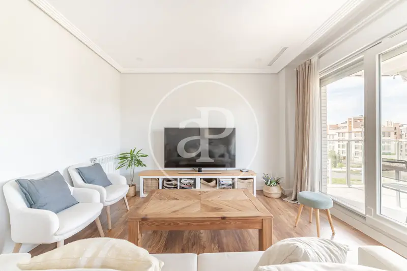 Dúplex Ático 180m2 en Urbanización con Piscina y Gimnasio