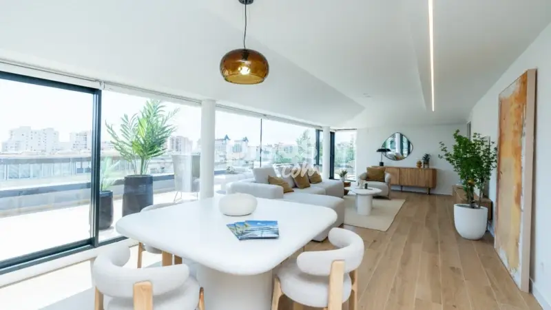Ático en venta en Avenida de los Condes de San Isidro, cerca de Calle Molino