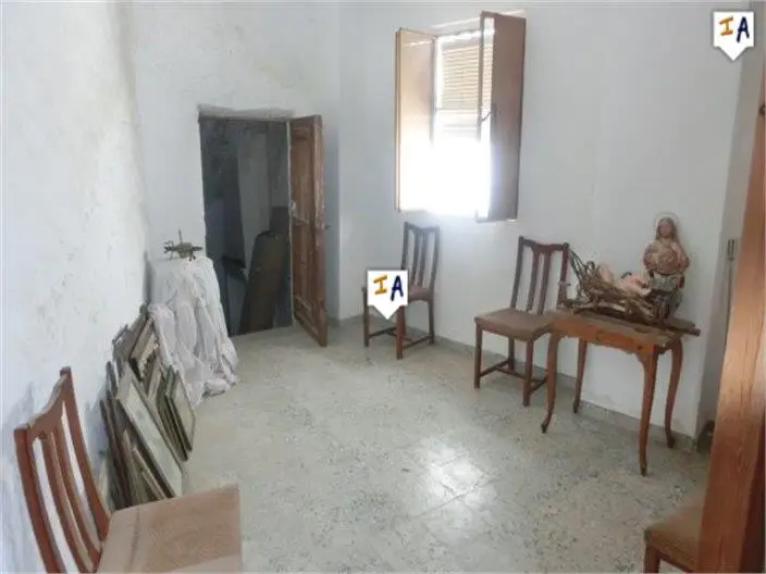 Casa Adosada en Fuente-Tojar, Cordoba: Gran oportunidad de inversi	 on