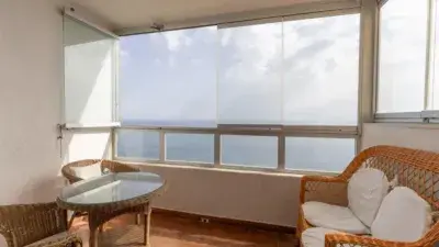 Piso en Almuñécar con Vistas al Mar 4 Dormitorios Primera Línea de Playa