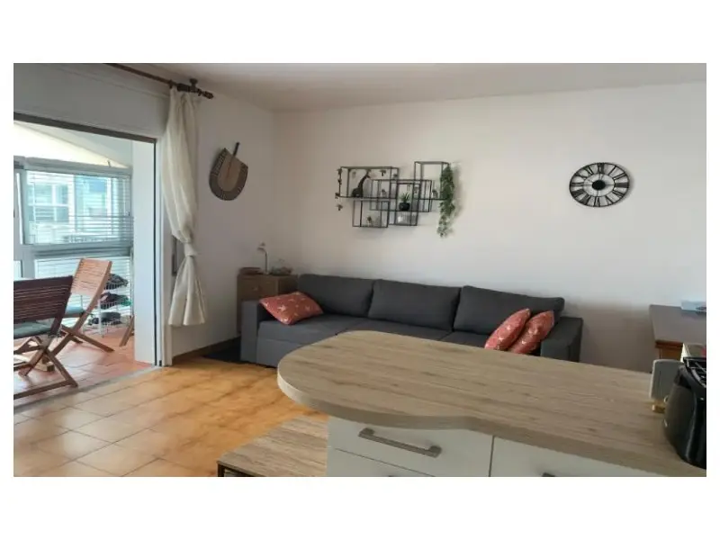 Apartamento con Terraza y Vistas al Canal en Empuriabrava