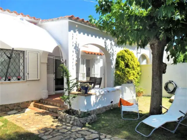 Casa Villa 2 Dormitorios L Escala Espaa