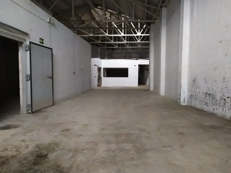 Local 889m2 Beniarjo Valencia