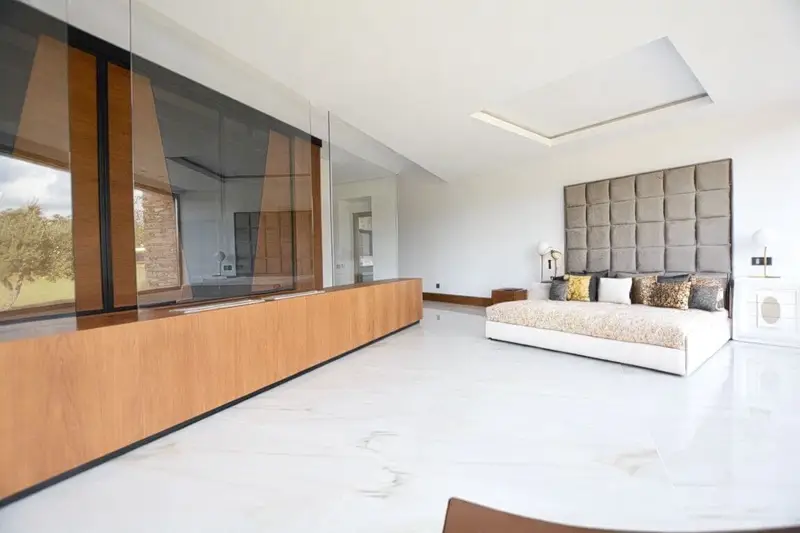 Villa de Lujo en Venta: 6 Dormitorios, Piscina Infinita y Espectaculares Vistas