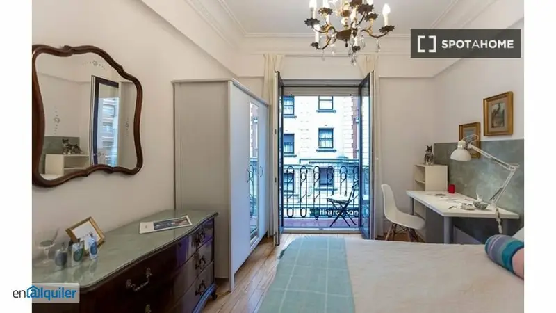 Elegante Habitacion en Apartamento de 7 Dormitorios Indautxu Bilbao