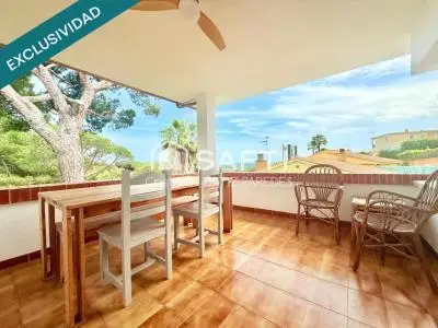Chalet en Sant Daniel con Piscina y Vistas al Mar