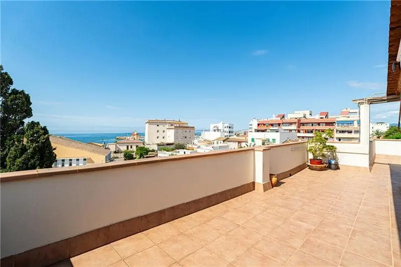 Atico en venta en Coll d en Rabassa con terraza y vistas al mar