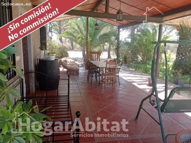 Chalet Seminuevo con Piscina Terraza y Garaje en Badajoz