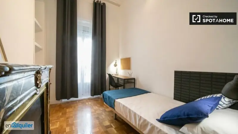 Habitacion Moderna Apartamento Malasaña Madrid