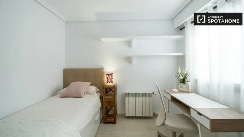 valencia, Valencian Community 46021