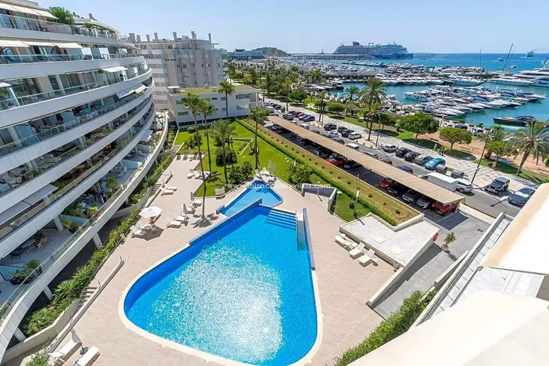 Apartamento en venta en Ibiza ciudad con vistas al mar