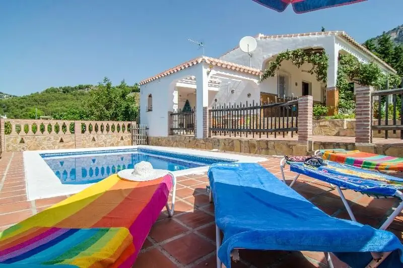 Villa en Frigiliana con Piscina Privada para 4 Personas