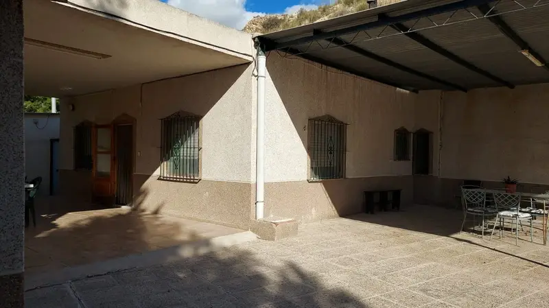 Venta Chalet con Piscina en Crevillent Gran Oportunidad