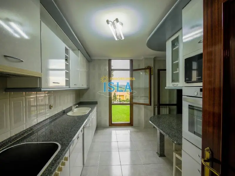 Venta Chalet con Terraza en La Maza Arnuero