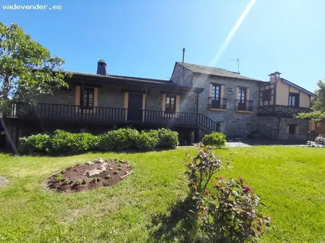 Casa de Piedra en Arganza Leon - Rustica Reformada con Piscina y Jardin