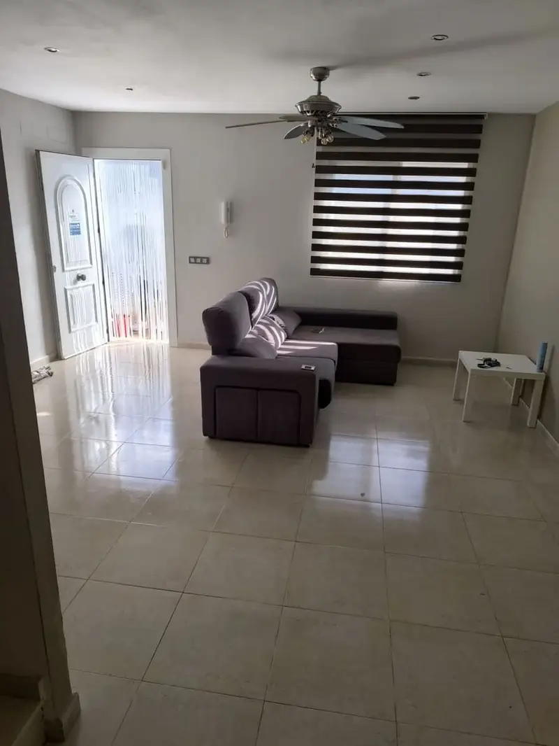 Adosado en Almazora cerca de la playa con 3 dormitorios y 2 baños