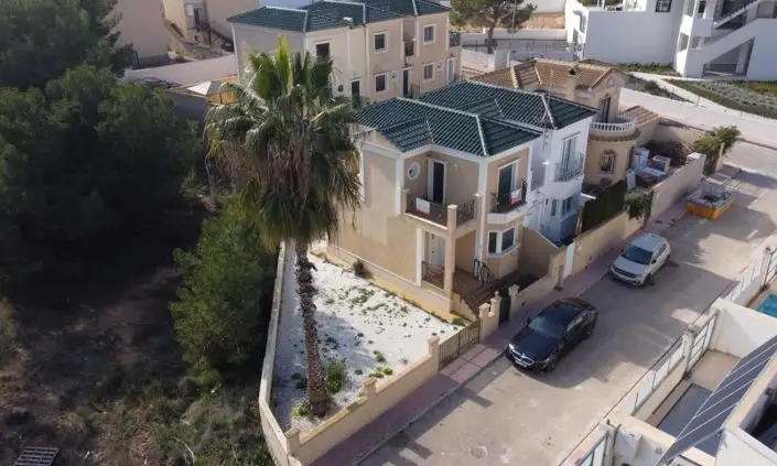 Villa 3 Dormitorios en Venta Orihuela Costa