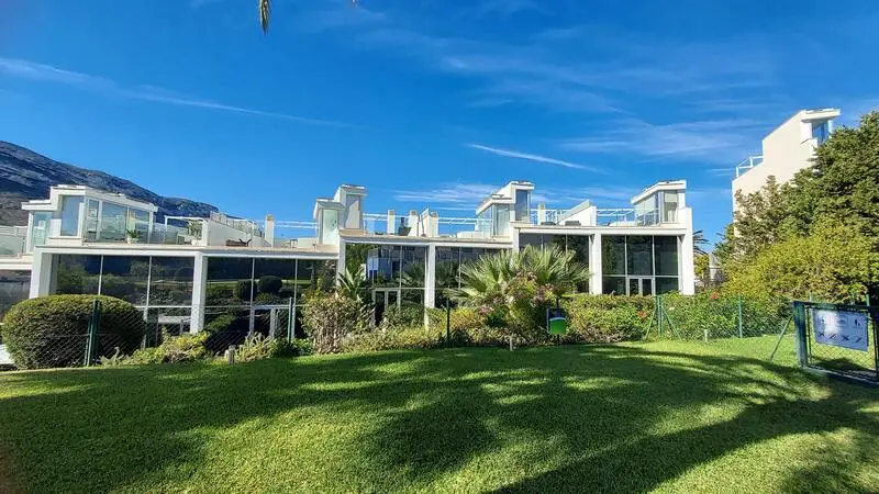 Villa de Lujo en Denia con 4 Dormitorios y Vistas al Montgó
