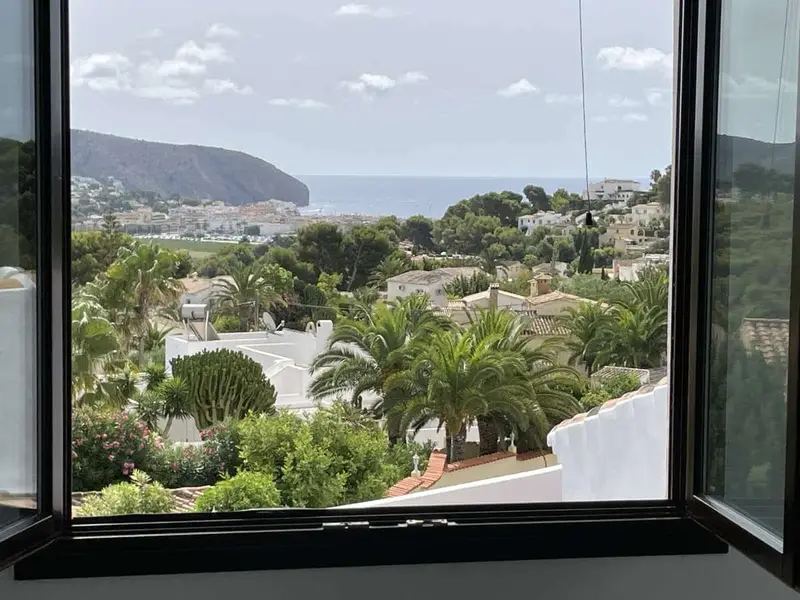 Villa en Moraira con Vistas al Mar y Piscina