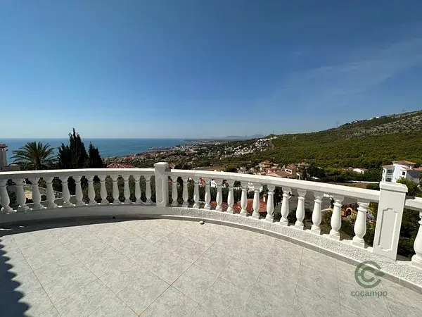 Villa de Lujo en Alcossebre con Vistas al Mar