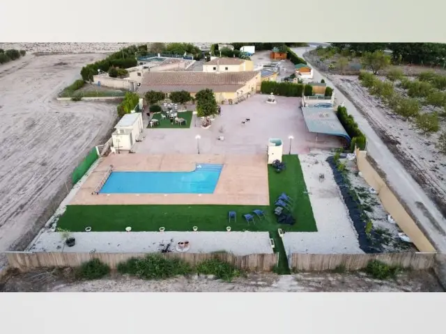 Casa-Villa de 10 Dormitorios en venta Villena, España