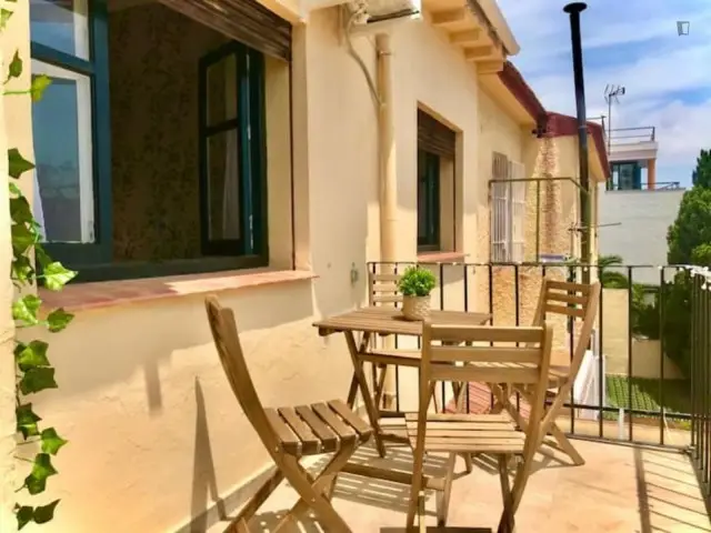 Apartamento en Pedregalejo con Vistas al Mar y Terraza Privada