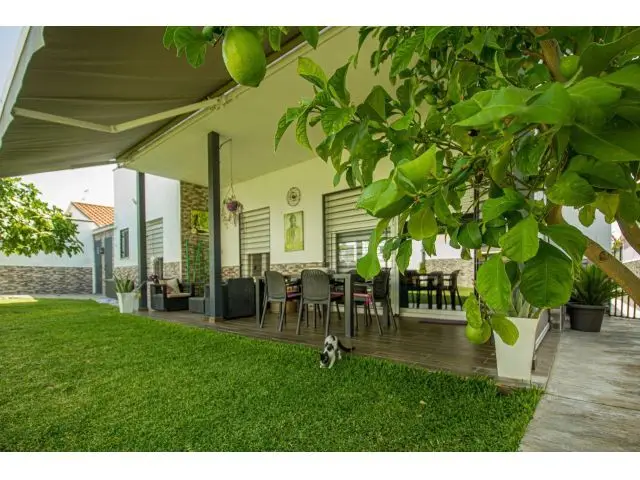 Chalet 4 Dormitorios Piscina Parcela 500m2