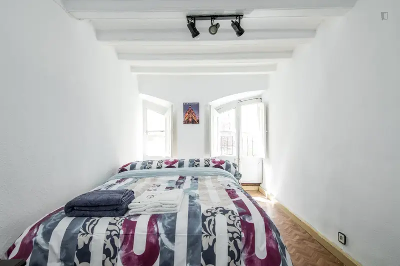 Habitacion Doble en Piso para Estudiantes cerca de la Universidad de Barcelona