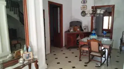 Casa Adosada 6 Dormitorios 2 Locales Comerciales Los Gallardos