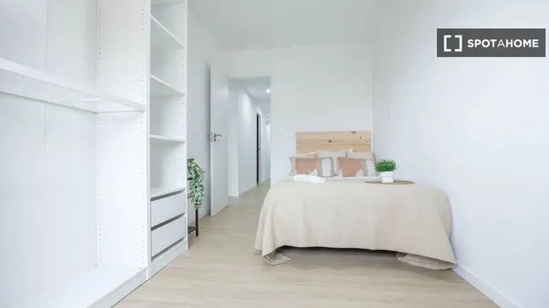 Habitacion Piso Compartido Valencia Amueblado Suministros Incluidos