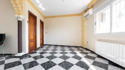Chalet con Piscina y Pista Deportiva en Ogíjares