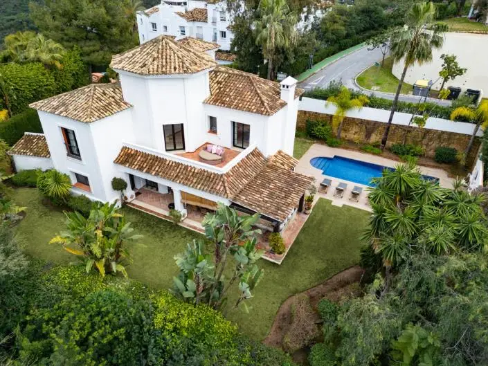 Villa 4 Dormitorios La Quinta Benahavis Golf Vistas Lujo