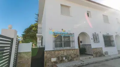Casa Adosada en Nerja Cerca de la Playa 3 Dormitorios 2 Baños