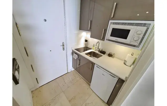 Estudio 35m2 Madrid Castellana SmartTV Terraza