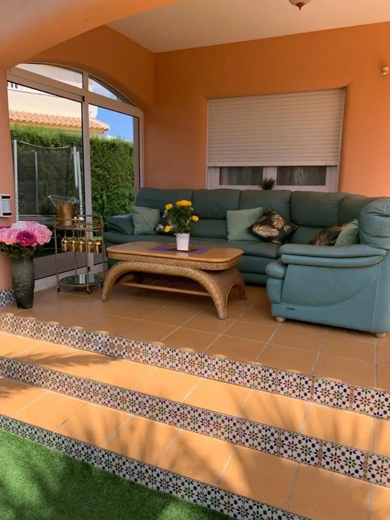 Villa 3 Dormitorios Torrevieja Cerca Playas y Golf