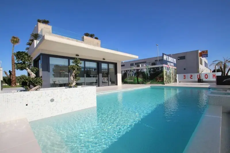 Venta Villa Piscina Campoamor Orihuela