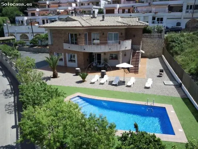 Chalet en Venta Lloret de Mar con Piscina y Vistas al Mar