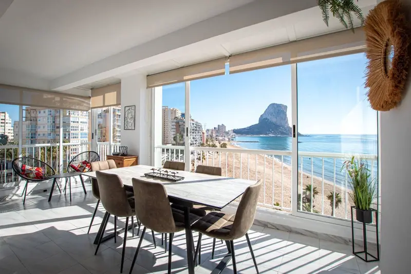 Apartamento en Calpe con Vistas al Mar 2 Dormitorios Playa Arenal Bol