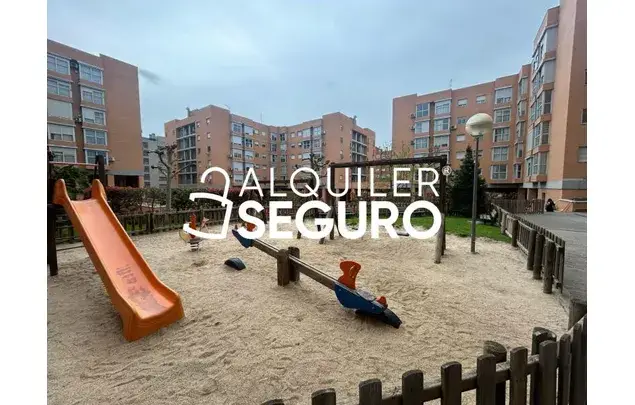 Rent 3 bedroom apartment of 110 m² in Madrid