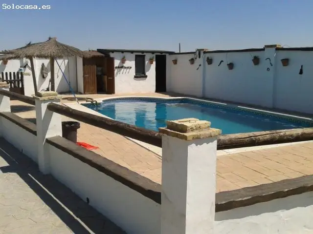 Casa Rural en Chipiona con Piscina y Amplio Terreno