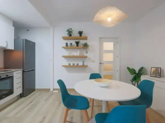 Piso en Venta en Castelló D'Empúries - Resort con Piscina y Parking
